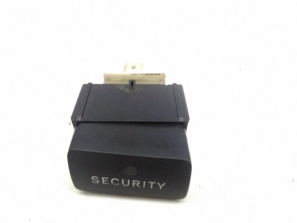 Alarm switch – Toyota Matrix (E130) (2001-2008)