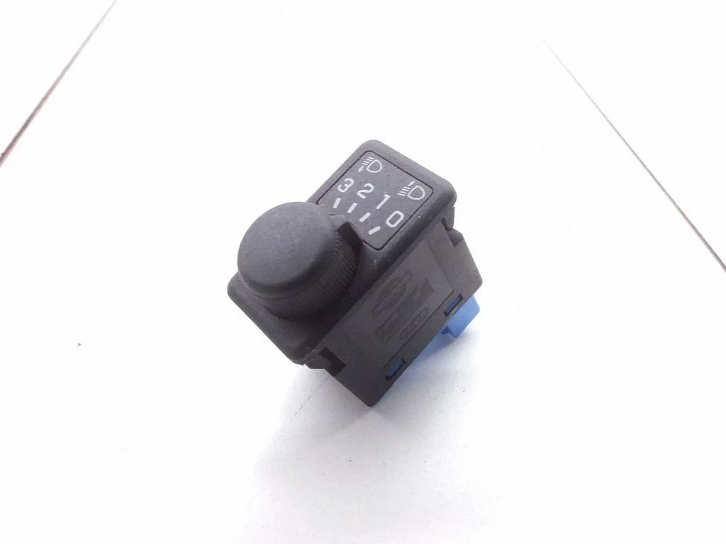 Headlight level height control switch – Nissan Primera (2002-2007)