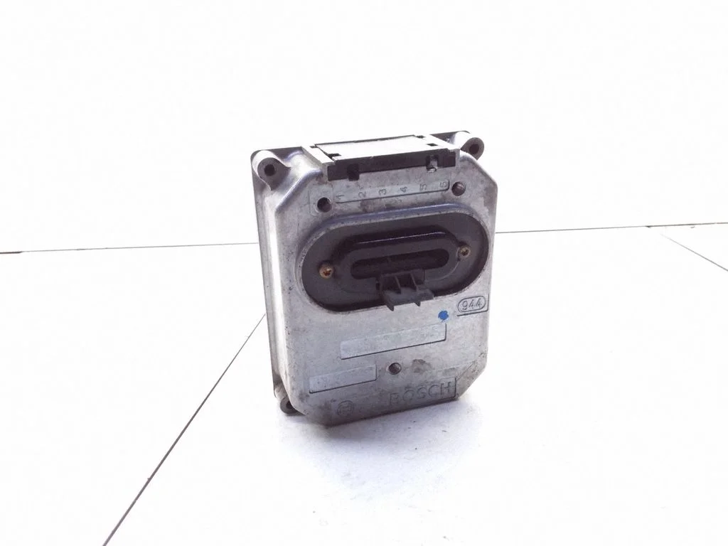 Window wiper relay 7M0906015