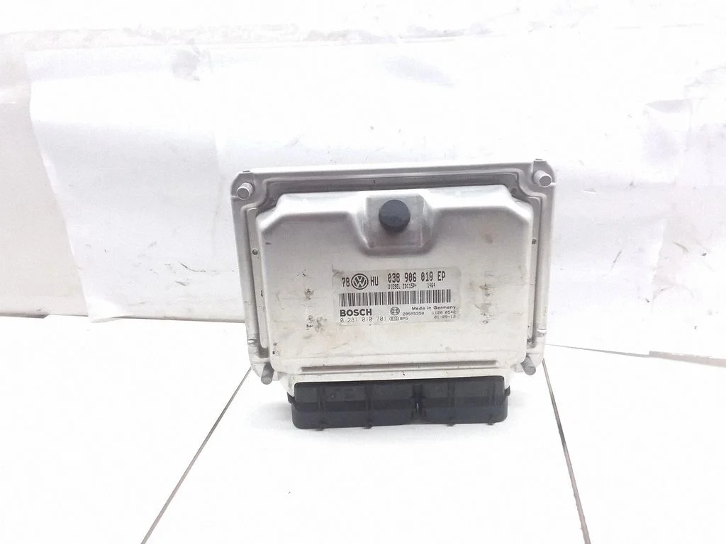 Dzinēja vadības bloks – Volkswagen Passat B5.5 (2001-2005)