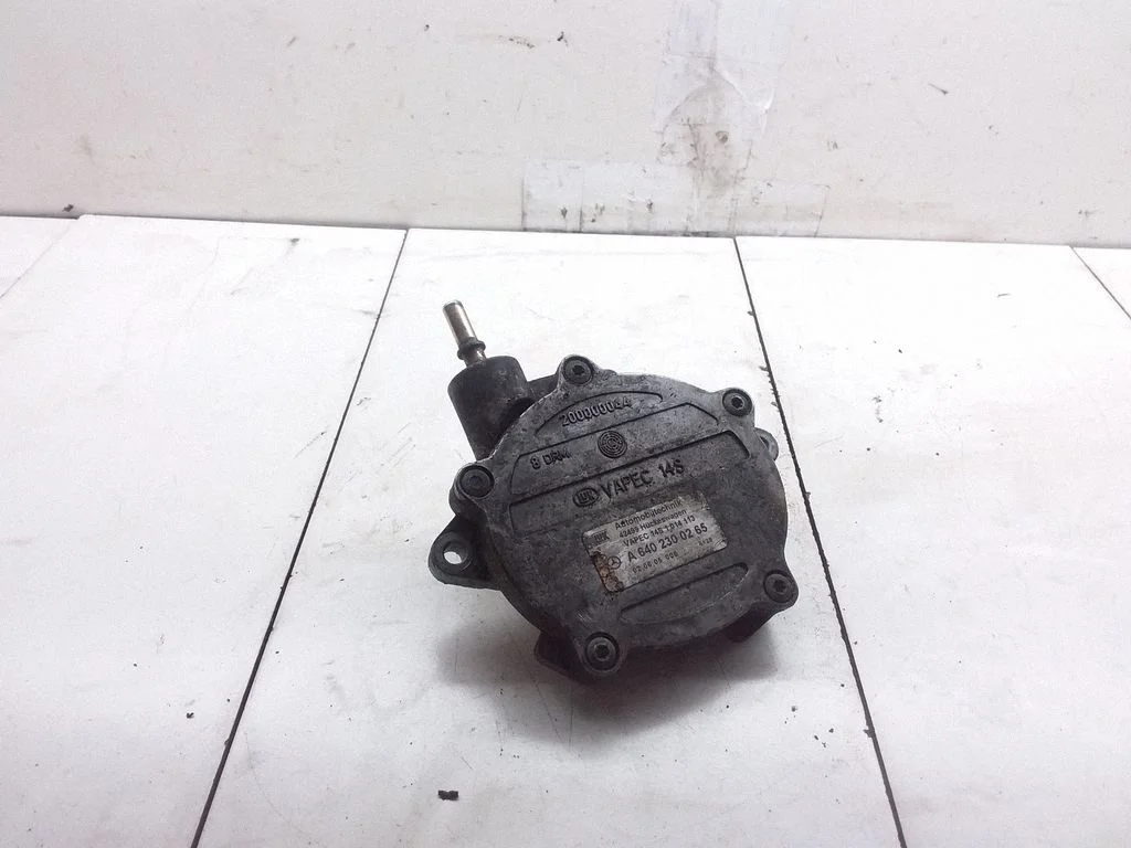 Vaakumpump A6402300265