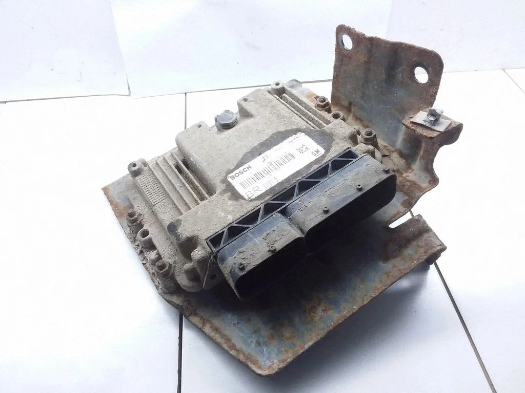 Dzinēja vadības bloks – Opel Astra H (2004-2012)