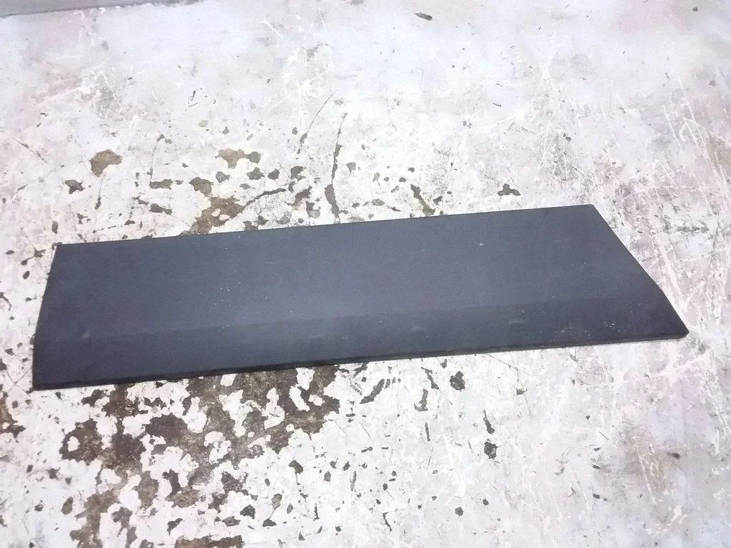 Front door trim (molding) – Mercedes-Benz Sprinter W906 (2006-2018)