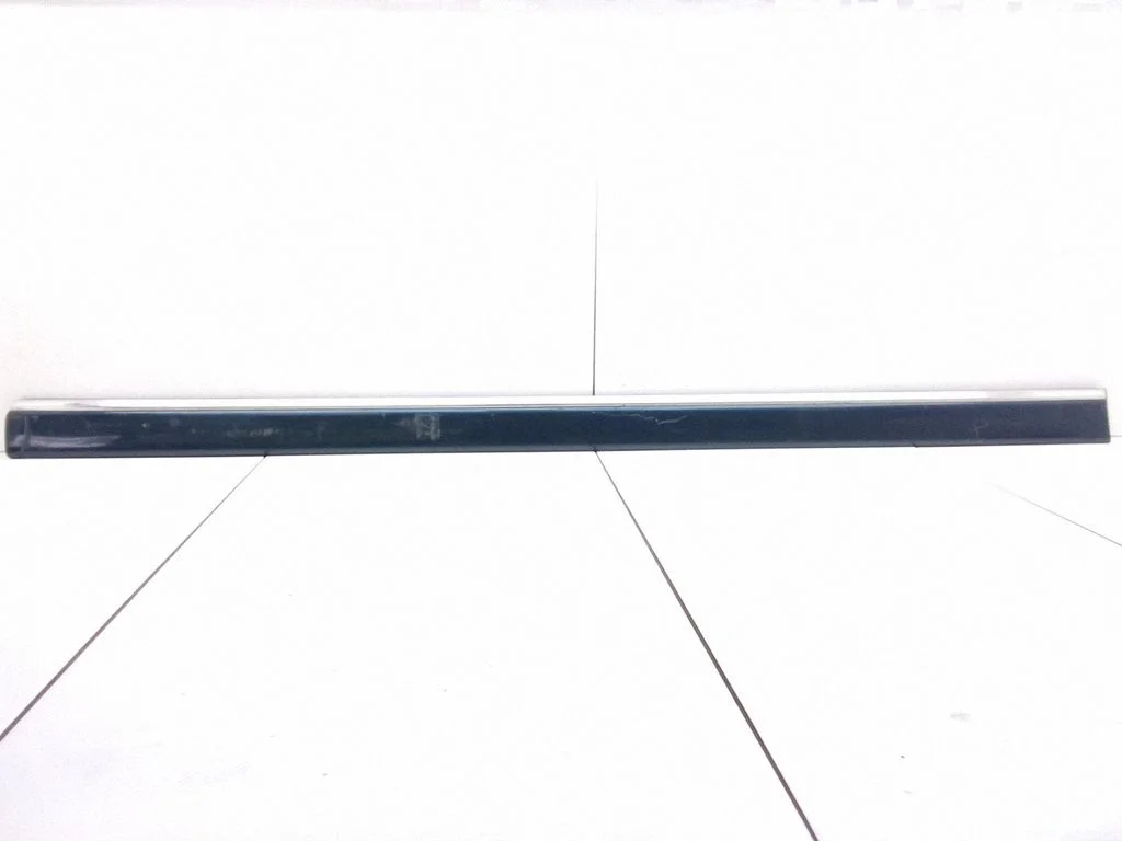 Esiukse liist (mold) – Mercedes-Benz C-klass AMG W202 (1993-2000)
