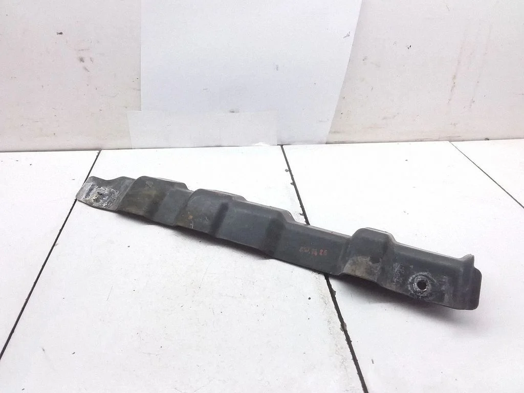 Radiator support slam panel bracket – left