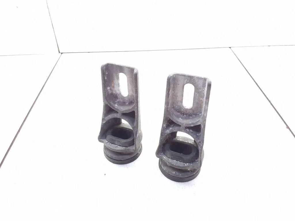 Radiatoru paneļa kronšteins – Opel Meriva A (2003-2010)