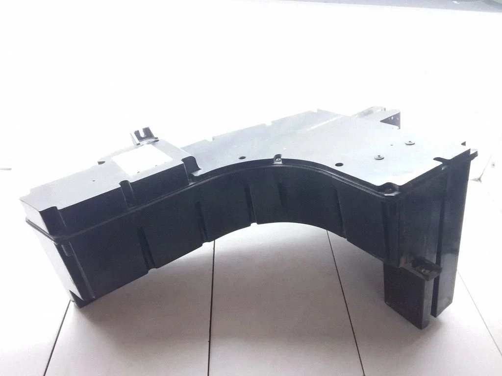 Subwoofer – Audi A6 S6 C4 4A (1994-1997)