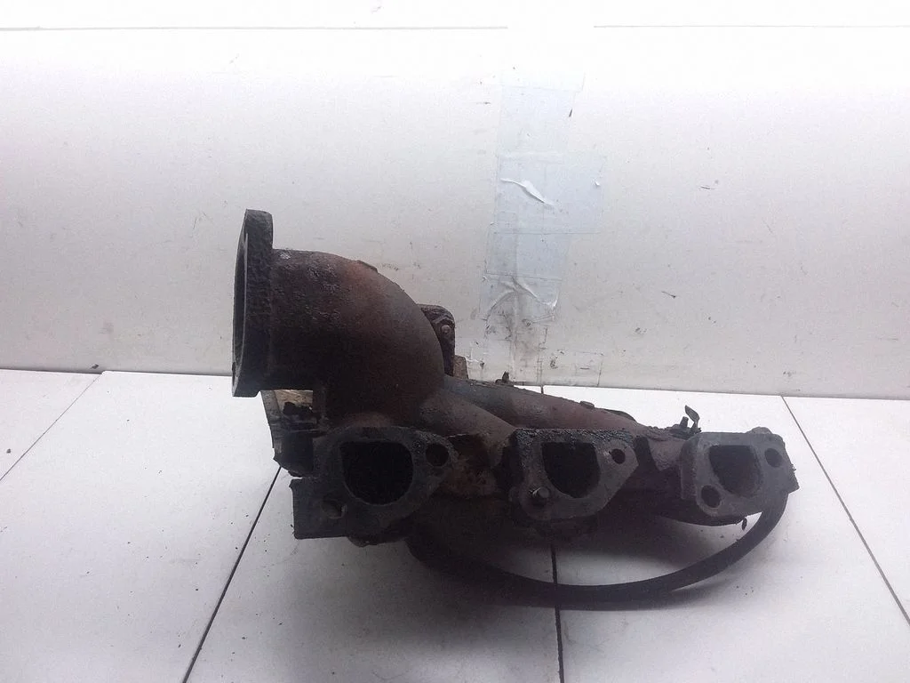 Exhaust manifold 04781170AB