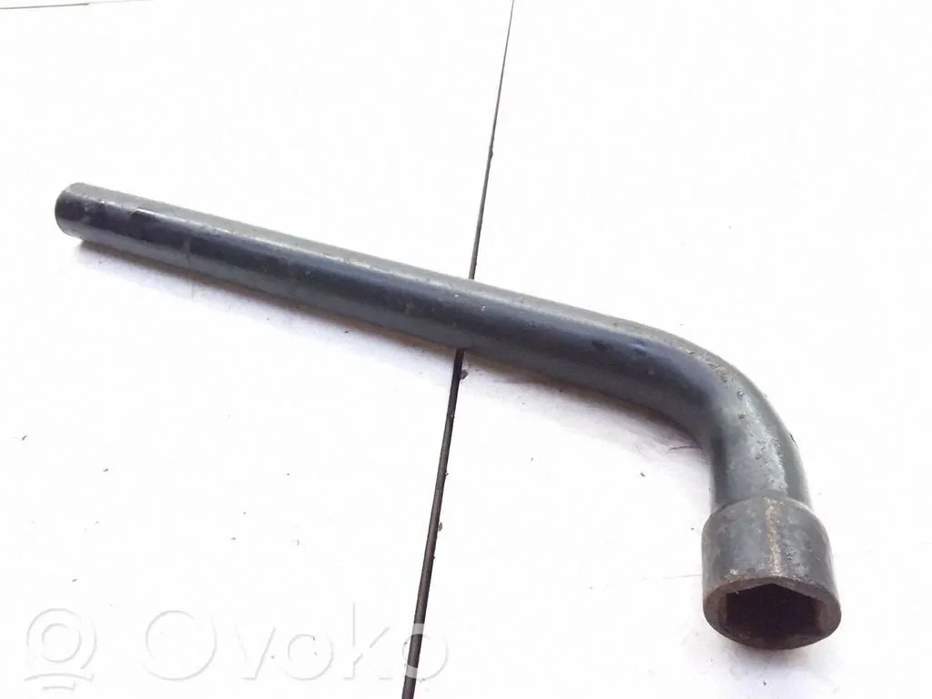 Klucz do kół – Opel Vectra C (2002-2005)