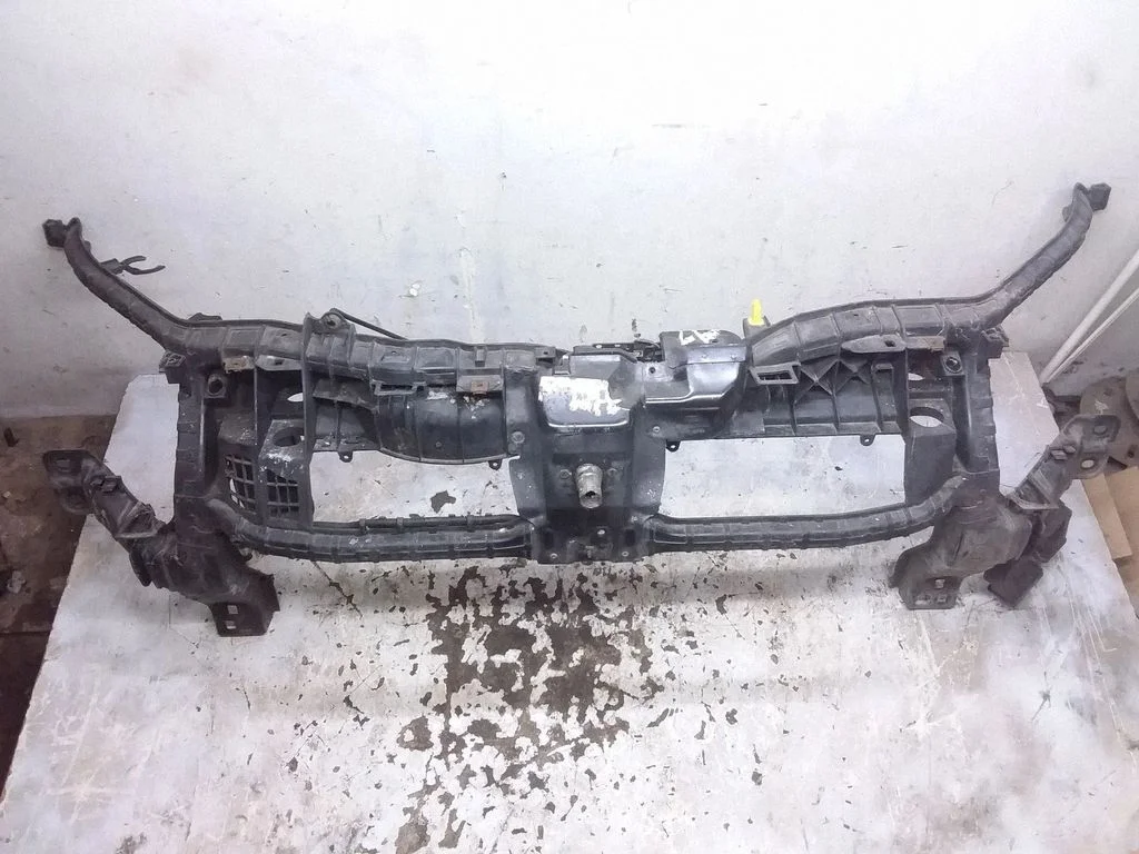 Radiaatori tugipaneeli ülaosa – Ford Transit Custom (2013-2023)