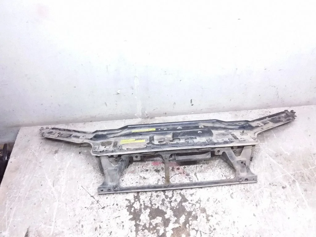 Górna część pasa przedniego – Volvo S60 (2001-2004)
