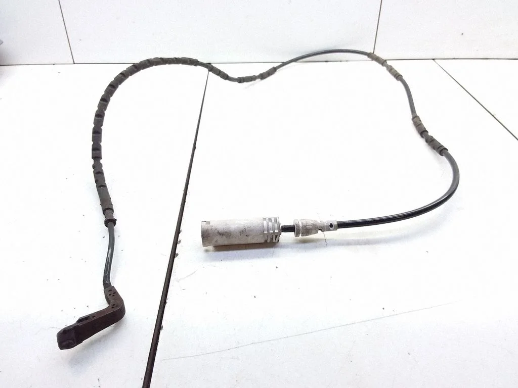Brake pads wear sensor – BMW 3 Series E90 E91 (2005-2012)