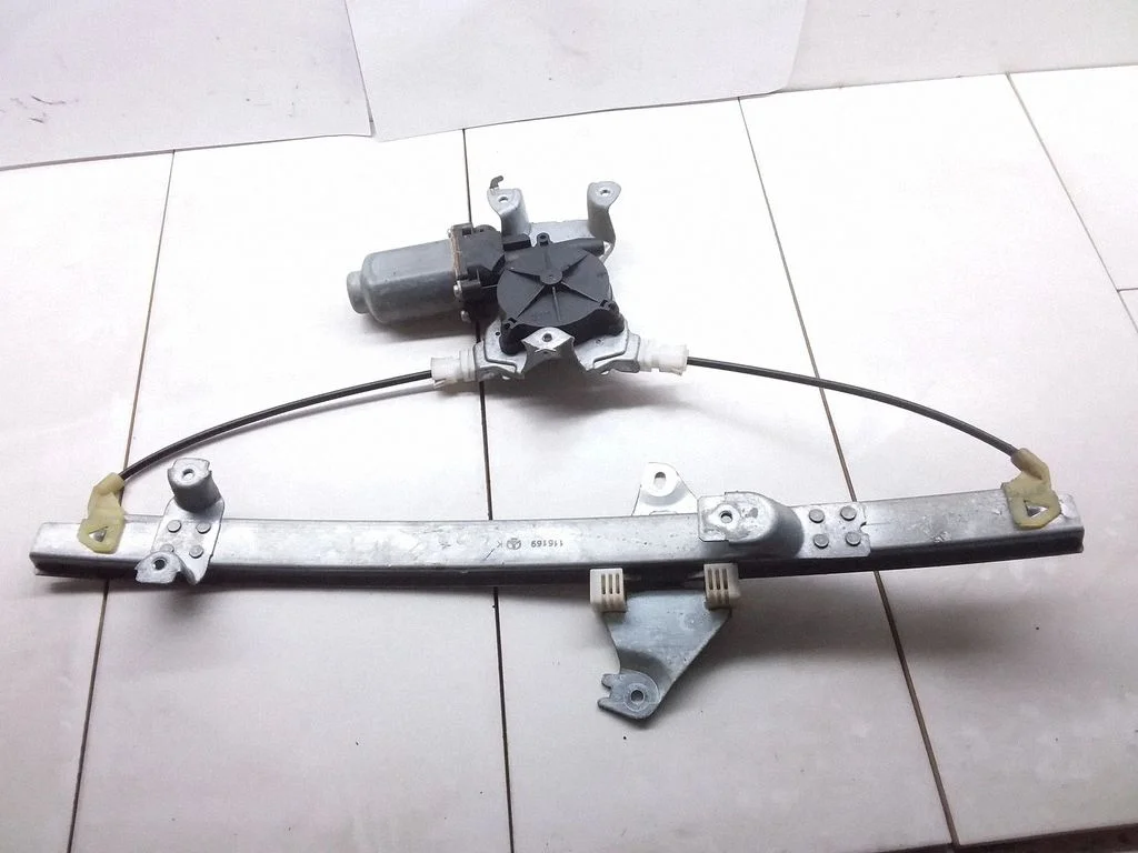 Rear door window regulator with motor – Nissan Primera (2002-2007)