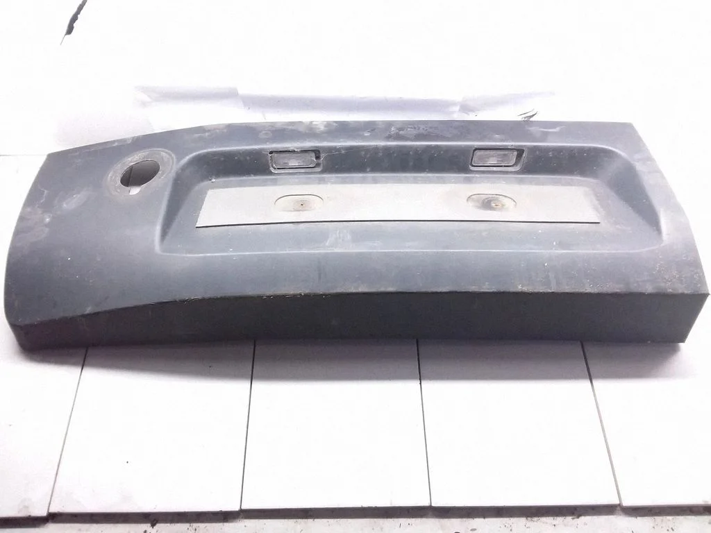 Trunk door license plate light bar BK31425B29BHW