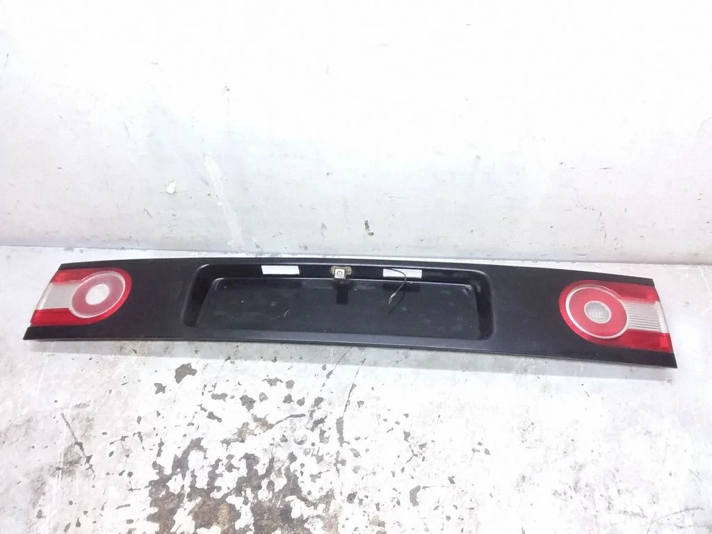 Tagaluugi numbrivalgustuse liist – Volkswagen Sharan (2001-2010)