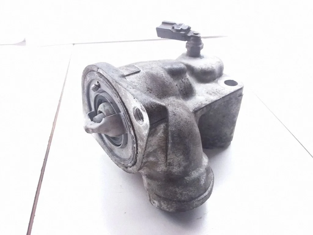 Thermostat housing – Mitsubishi Carisma (2000-2004)