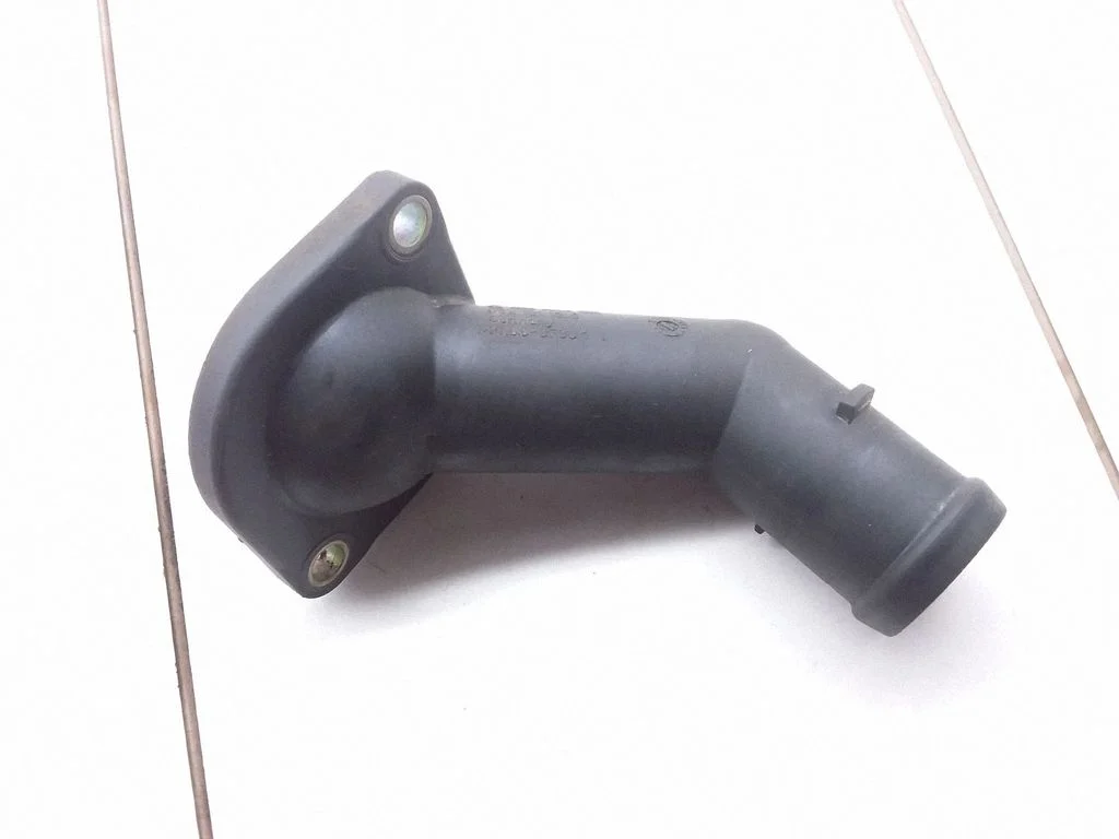 Thermostat housing – Audi A4 S4 B7 8E 8H (2005-2008)