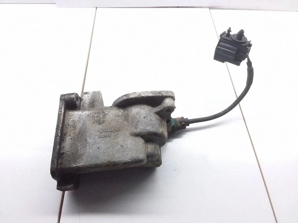 Thermostat housing – Volvo S80 (1999-2003)