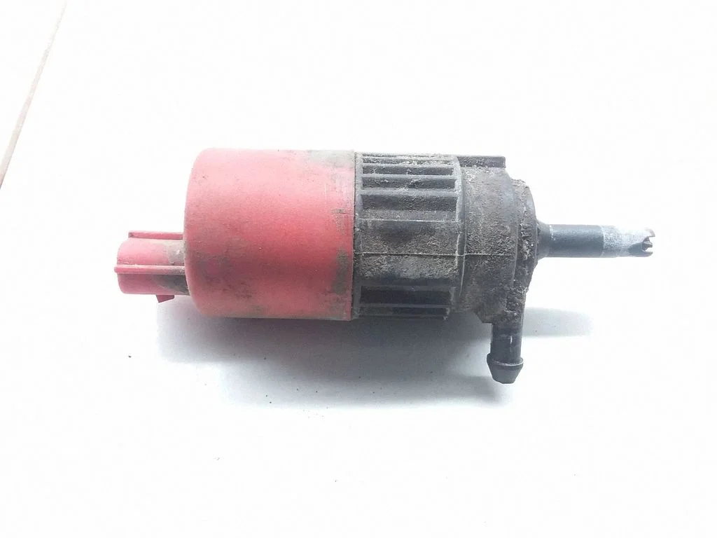 Klaasipesuvedeliku pump (klaaside) – Volvo S40, V40 (1995-2004)