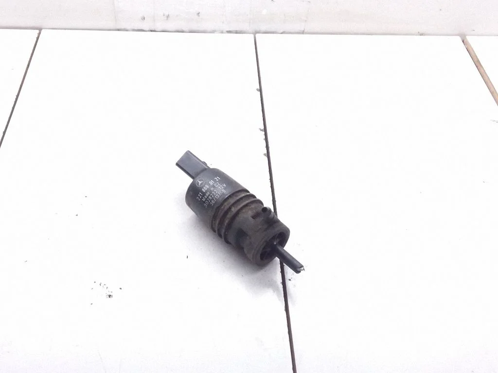 Klaasipesuvedeliku pump (klaaside) – Mercedes-Benz Sprinter W906 (2006-2018)