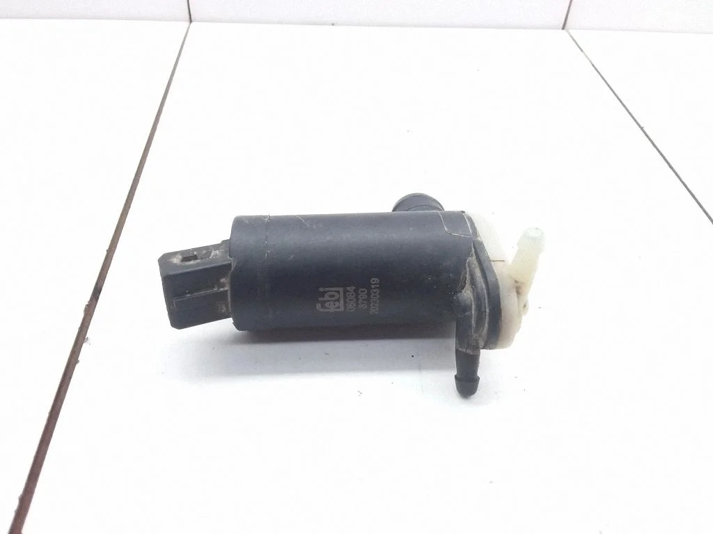 Windscreen/windshield washer pump 06084