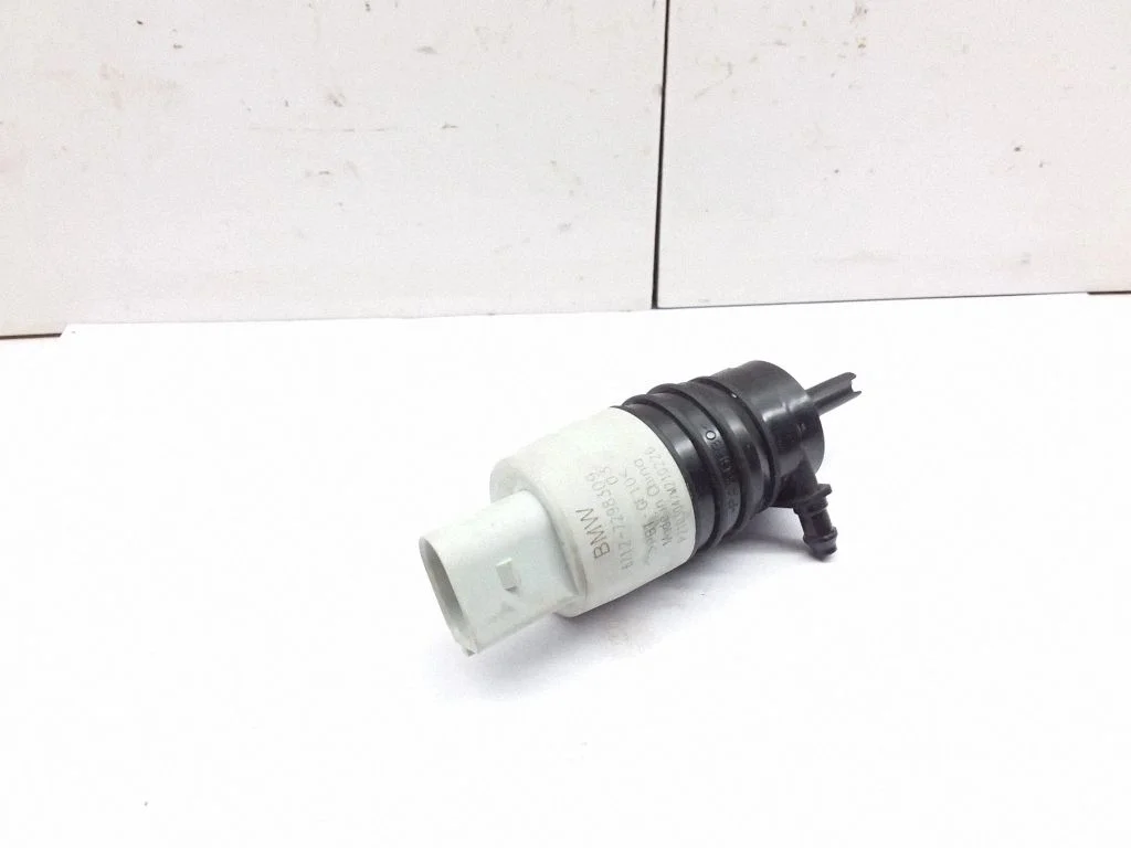 Klaasipesuvedeliku pump (klaaside) – BMW 3-seeria E90 E91 (2005-2012)