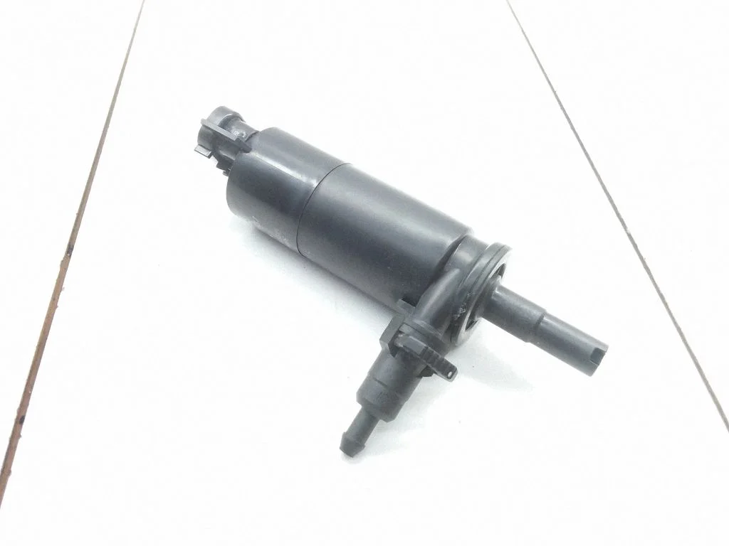 Windscreen/windshield washer pump – Saab 9-5 (1998-2005)