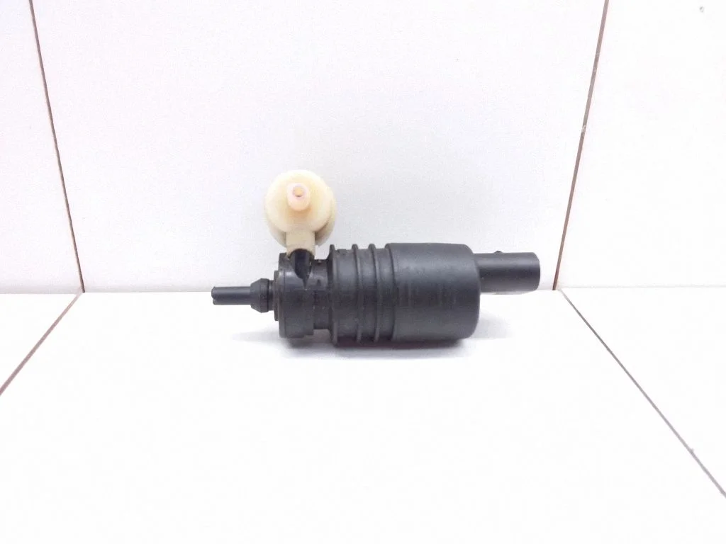 Windscreen/windshield washer pump – Smart ForFour I (2004-2006)