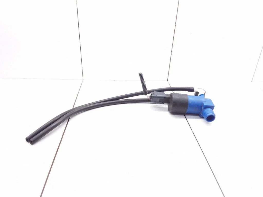 Windscreen/windshield washer pump 9641553880 – Renault Captur (2013-2020)