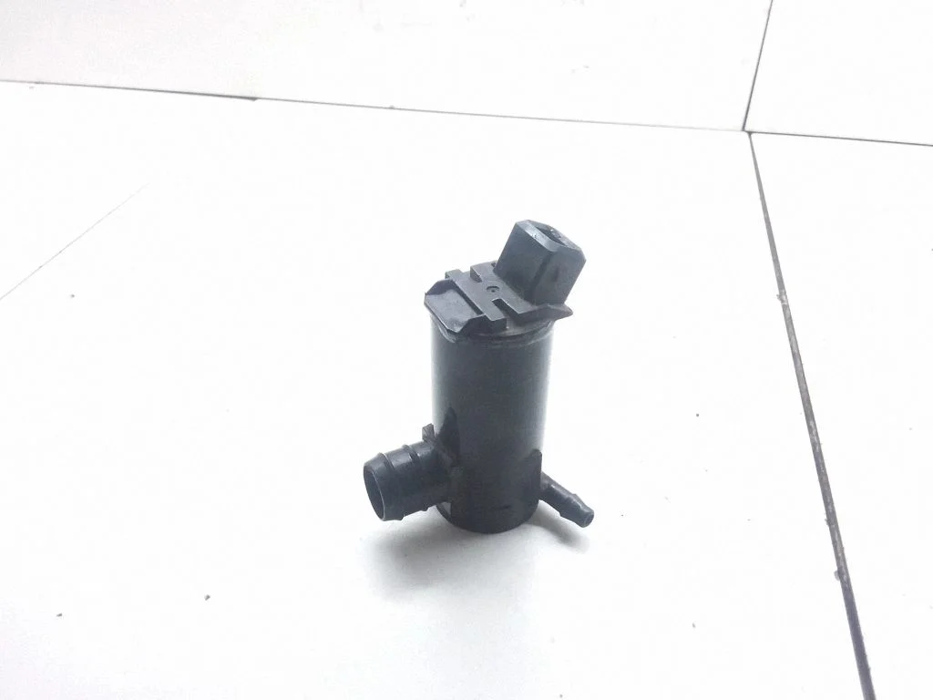 Klaasipesuvedeliku pump (klaaside) – Volvo S80 (1999-2003)