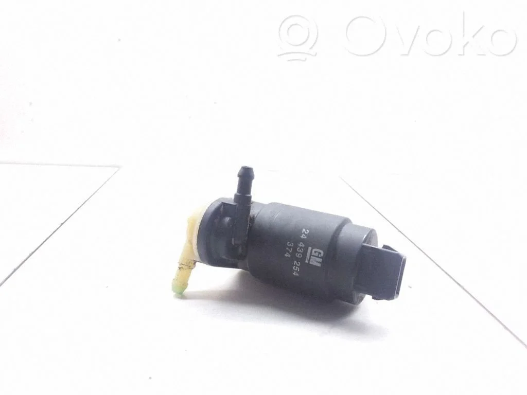 Windscreen/windshield washer pump – Opel Meriva A (2003-2010)