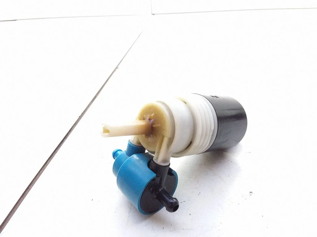 Windscreen/windshield washer pump 1H6955651