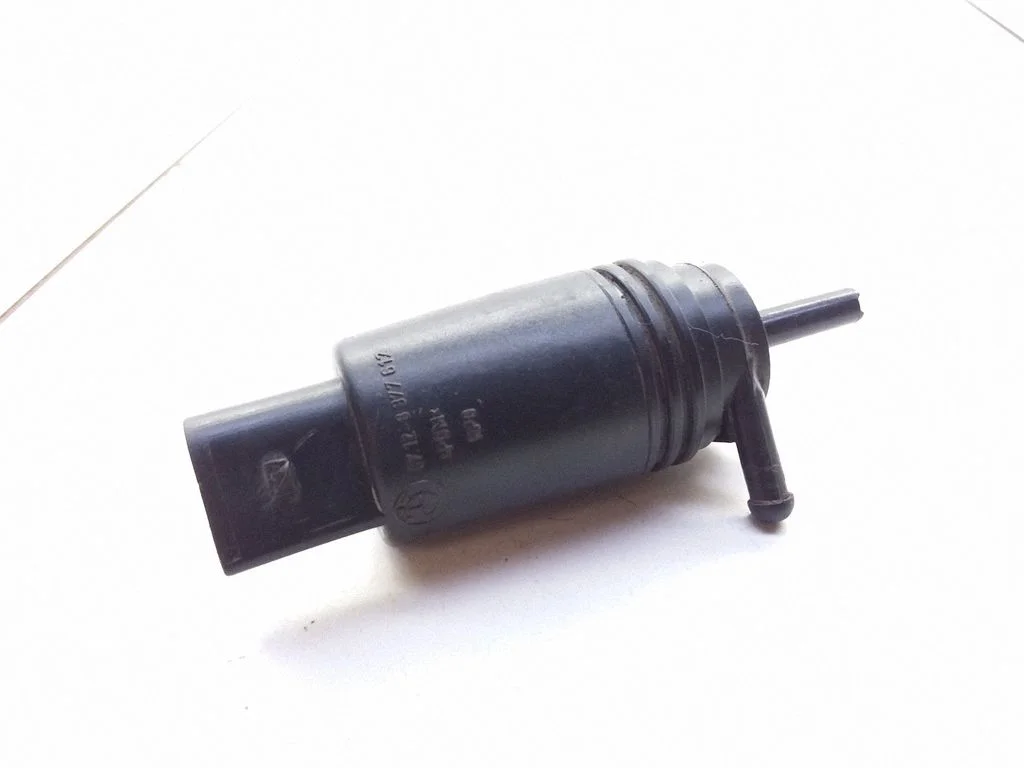 Windscreen/windshield washer pump 67128377612