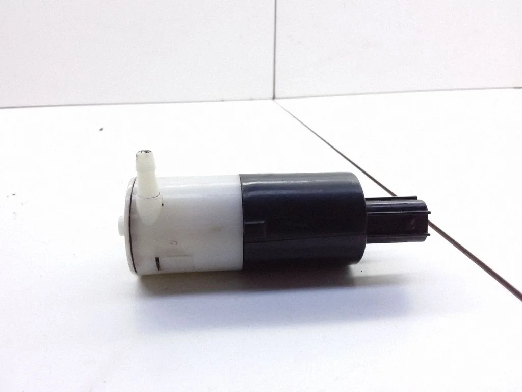 Windscreen/windshield washer pump L22136