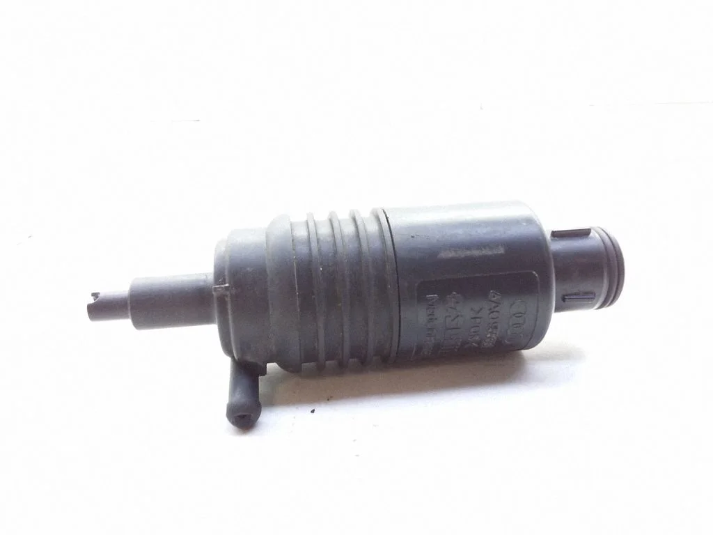 Windscreen/windshield washer pump – Audi A4 S4 B5 8D (1994-1999)