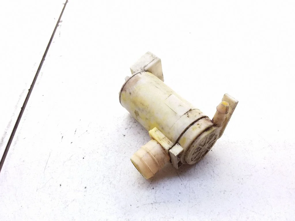 Klaasipesuvedeliku pump (klaaside) – Nissan Almera (1995-2000)