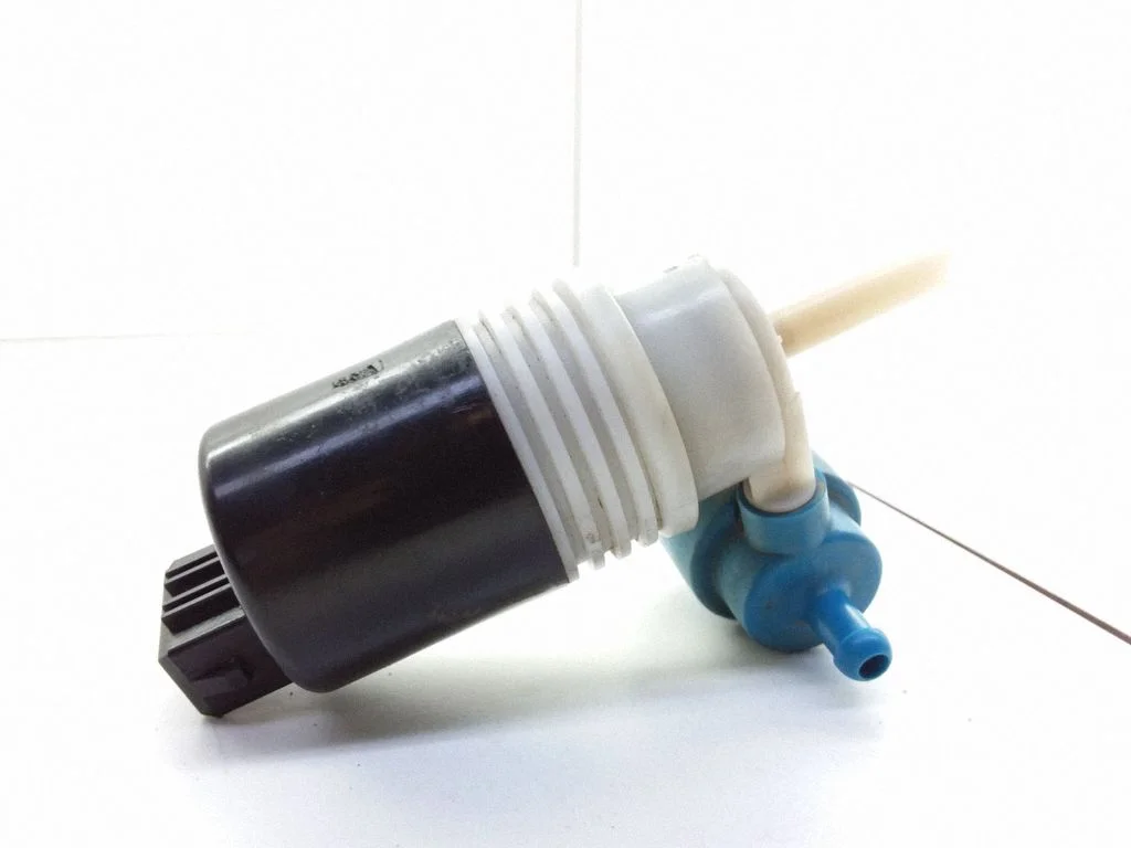 Klaasipesuvedeliku pump (klaaside) – Volkswagen Golf III (1992-1997)