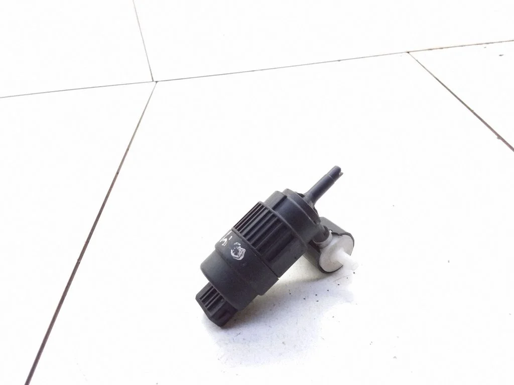 Windscreen/windshield washer pump