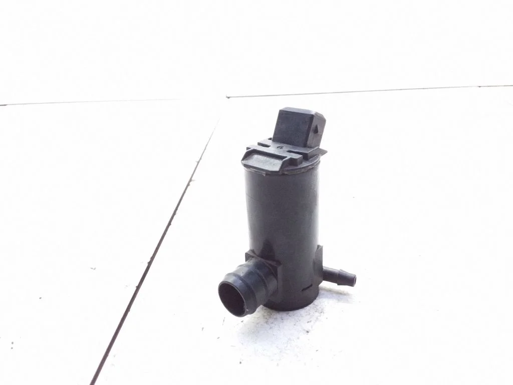 Klaasipesuvedeliku pump (klaaside) – Volvo S40, V40 (1995-2004)