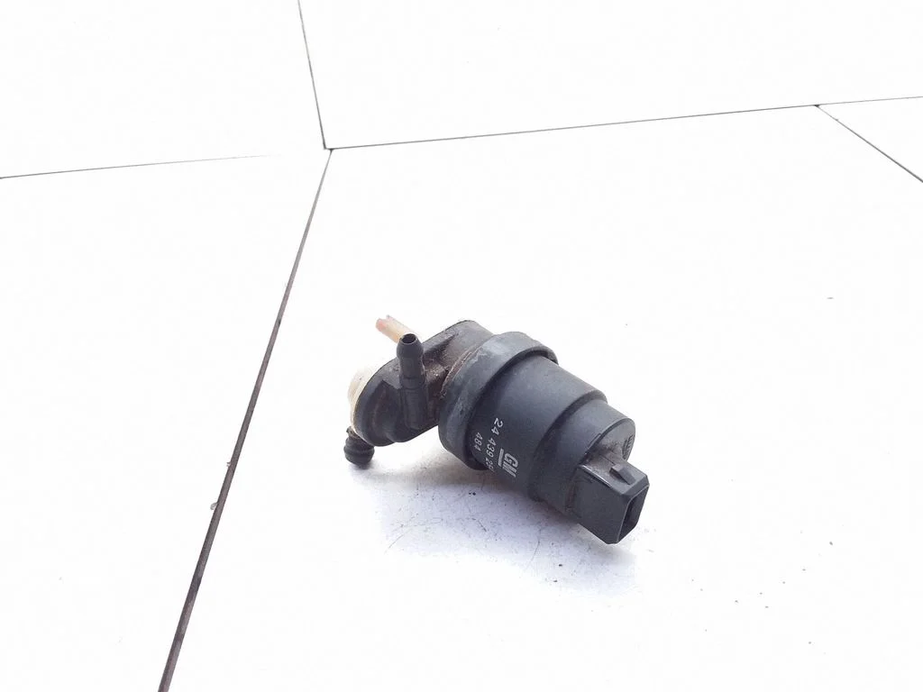 Klaasipesuvedeliku pump (klaaside) – Opel Astra H (2004-2012)