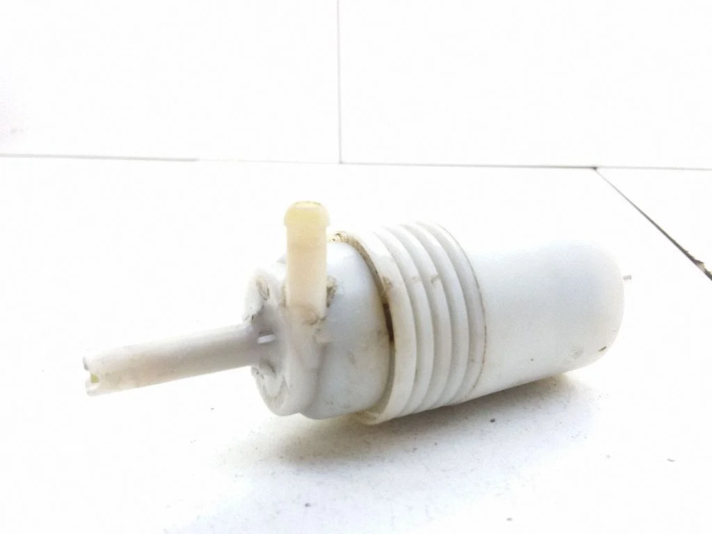 Klaasipesuvedeliku pump (klaaside) – Mercedes-Benz E-klass W210 (1995-2002)