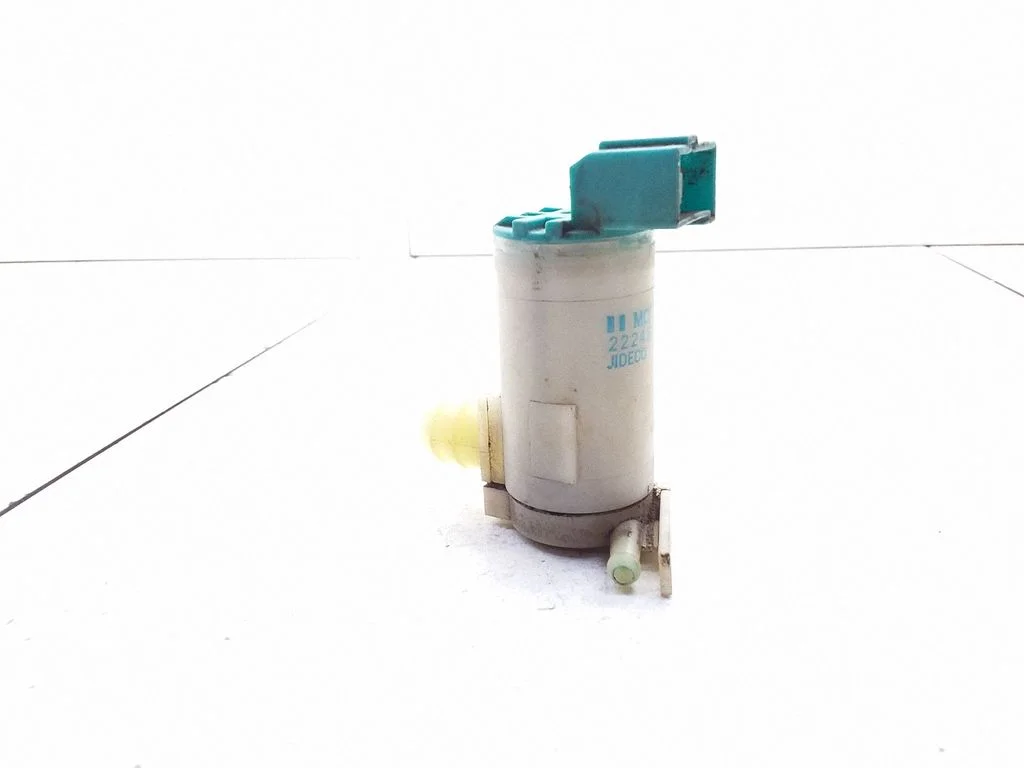 Klaasipesuvedeliku pump (klaaside) 2224583A – Nissan Sunny (1991-1995)