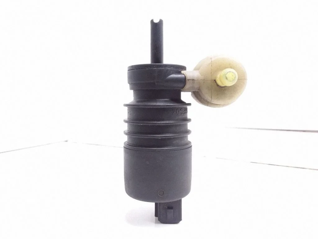 Windscreen/windshield washer pump – Volkswagen Polo III 6N 6N2 6NF (1995-2001)