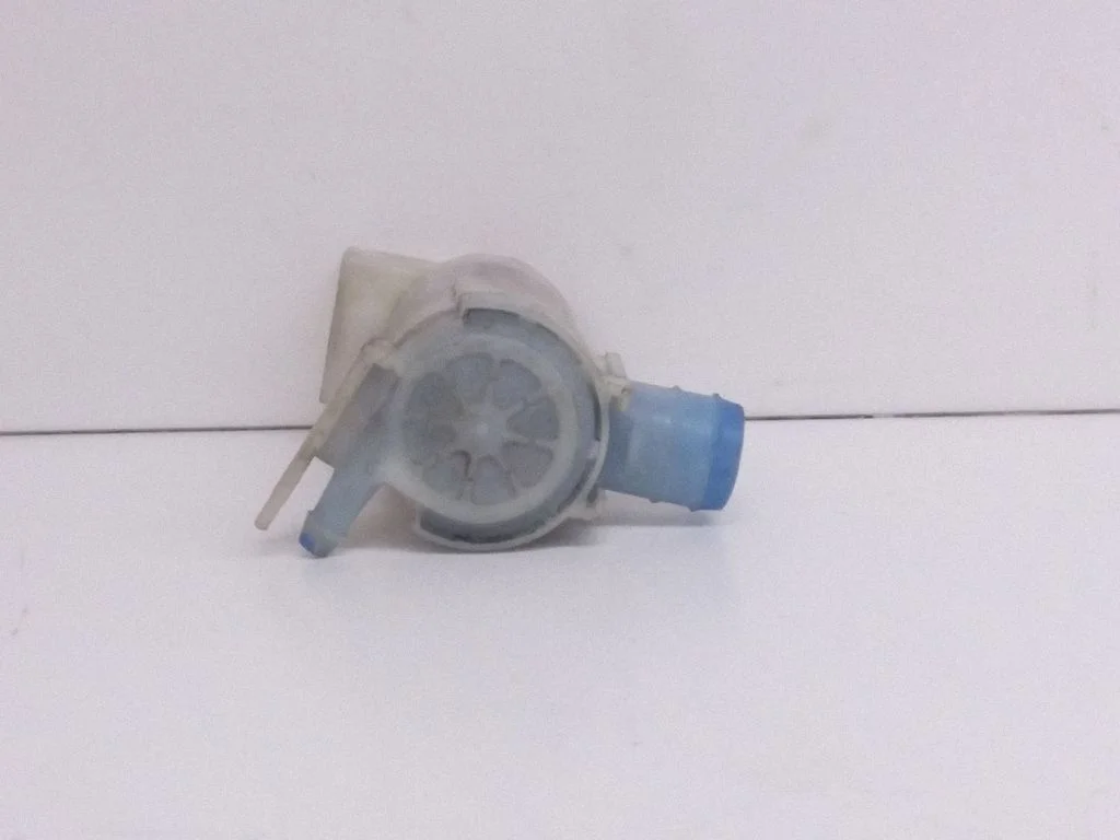 Windscreen/windshield washer pump 2224624