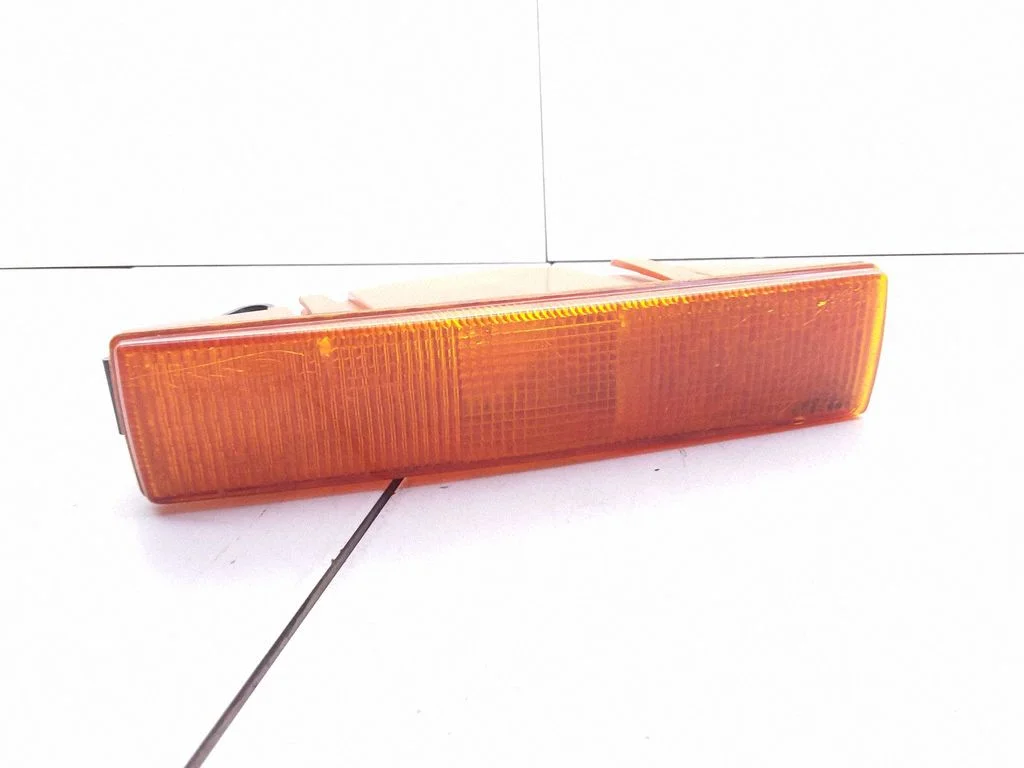Front indicator light 83BG13368AA – Ford Sierra (1982-1987)