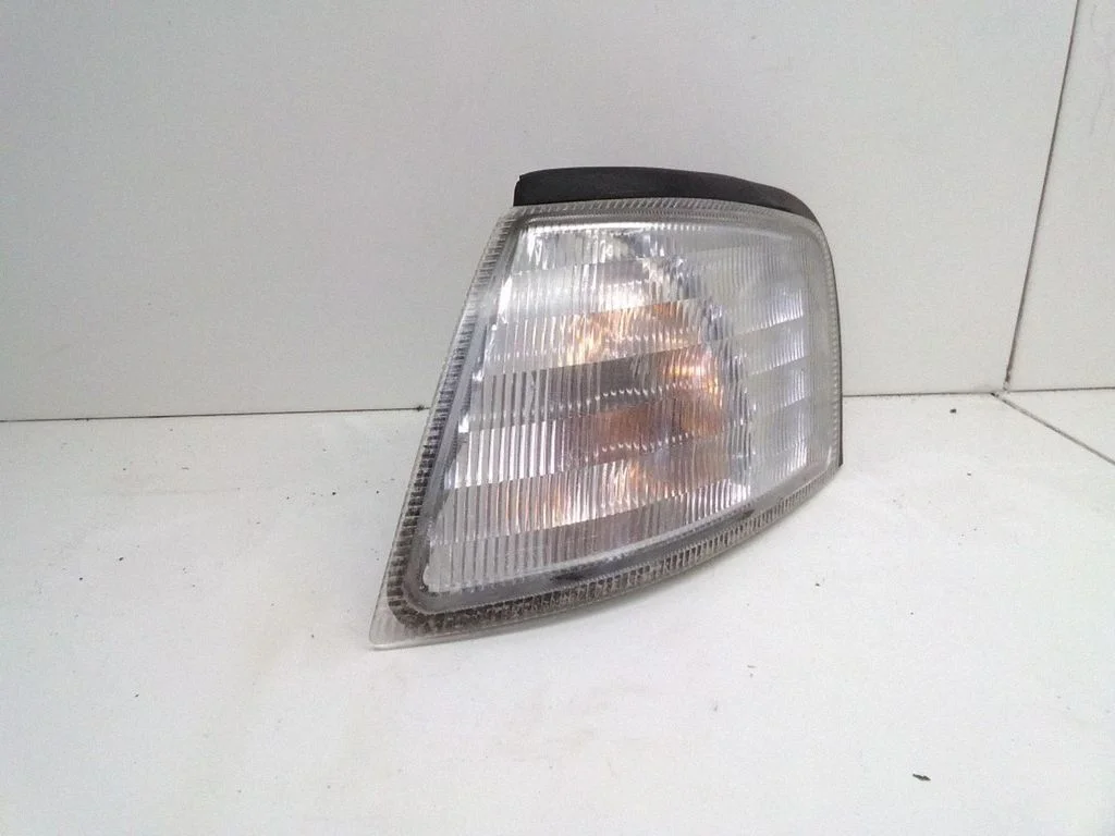 Front indicator light 261352F000