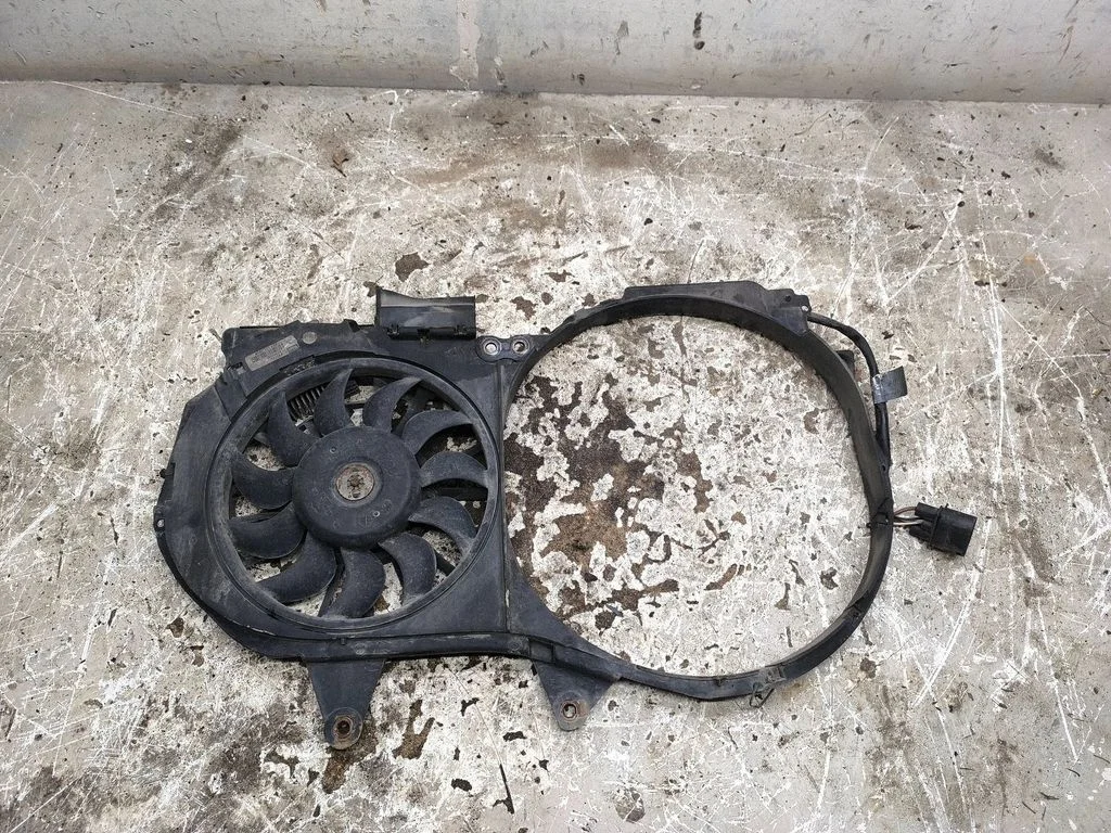 Elektriline radiaatori jahutusventilaator – Audi A4 S4 B6 8E 8H (2001-2005)
