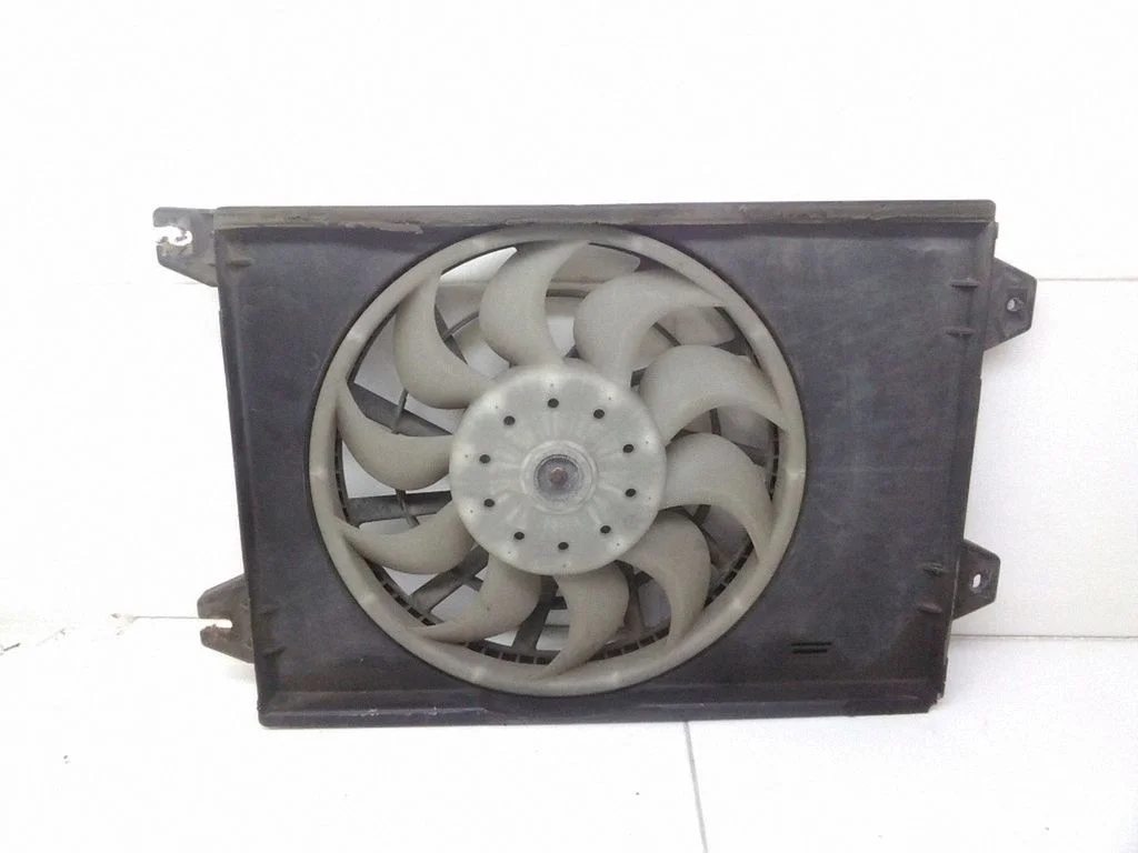 Elektriline radiaatori jahutusventilaator – Mitsubishi Pajero Sport I (1996-2008)