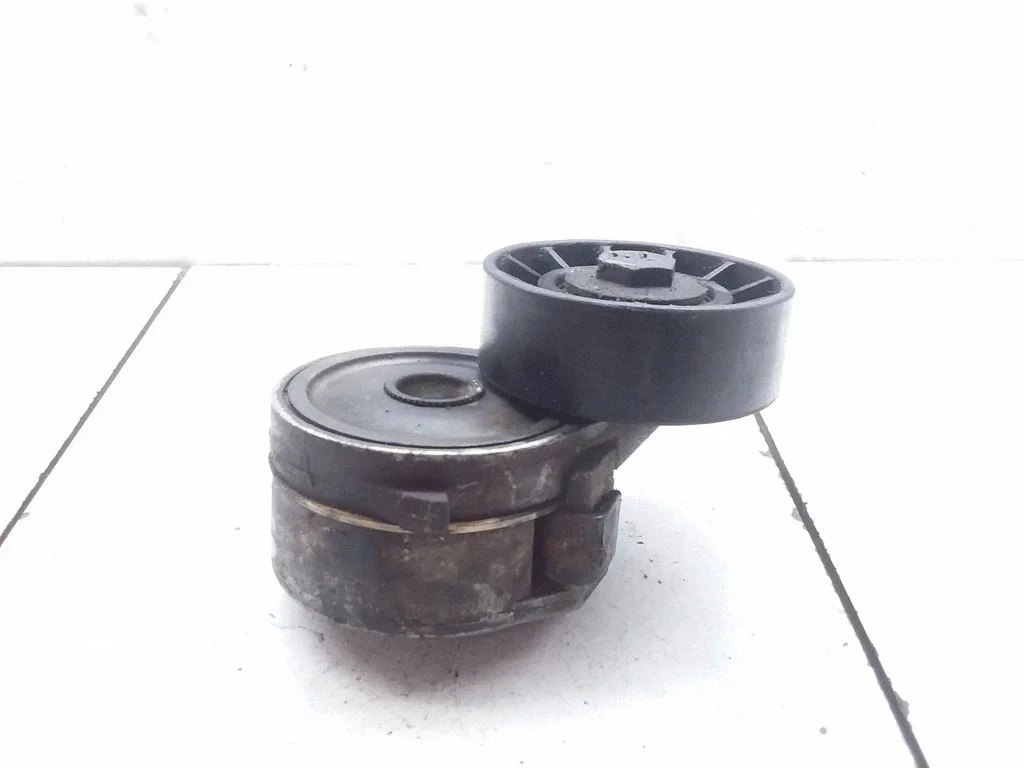 Generator/alternator belt tensioner – Volvo V50 (2004-2007)