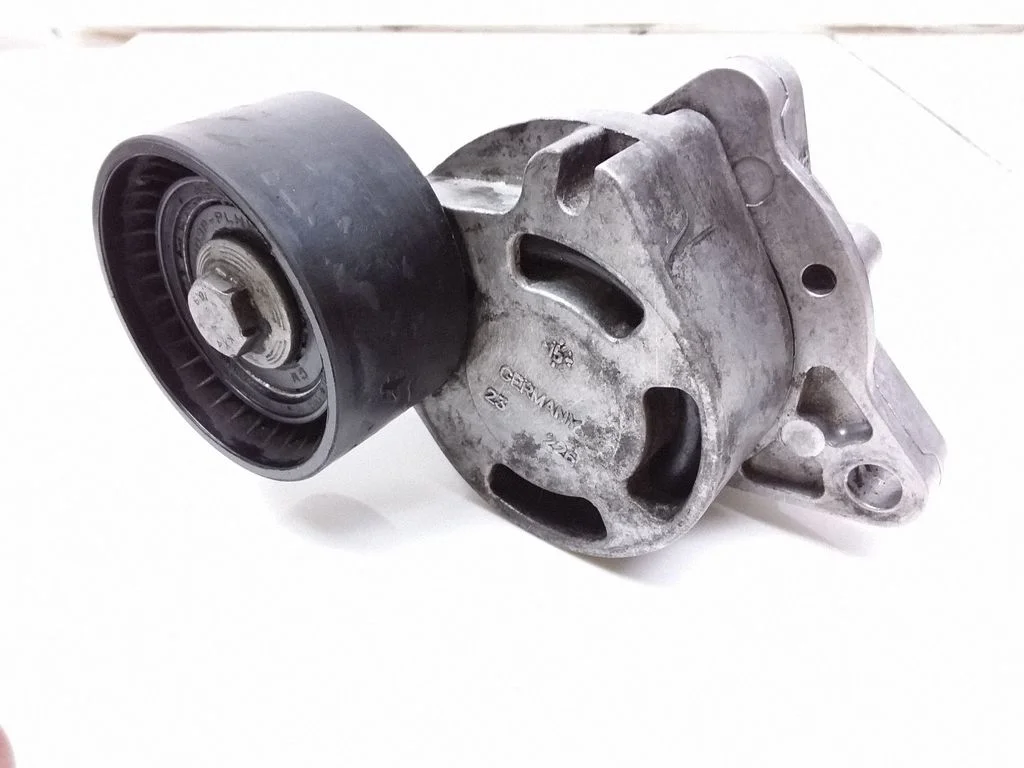 Generator/alternator belt tensioner – Renault Espace - Grand espace IV (2004-2014)